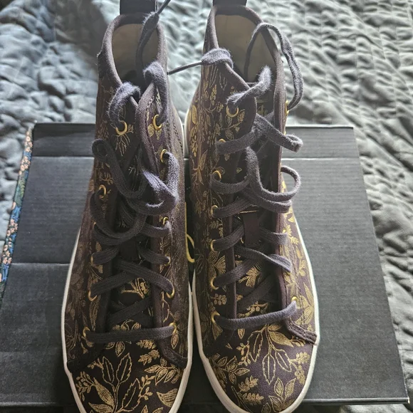 Keds Purple High-Top Sneakers with Gold Floral Design - Picture 2 of 6